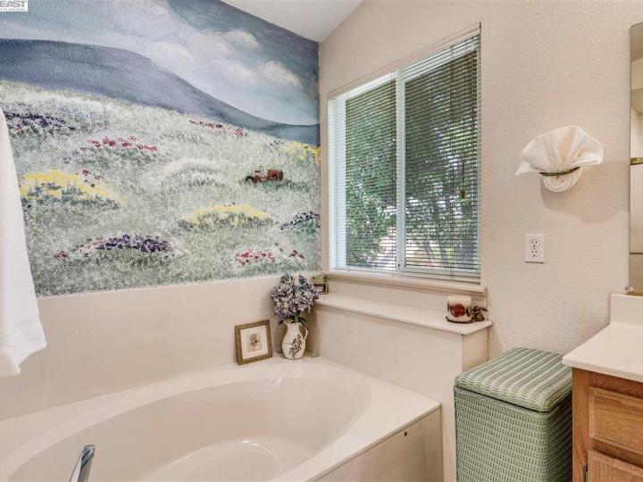 1007 Eve Ln, Livermore, CA | Windmill Springs. Photo 21 of 37