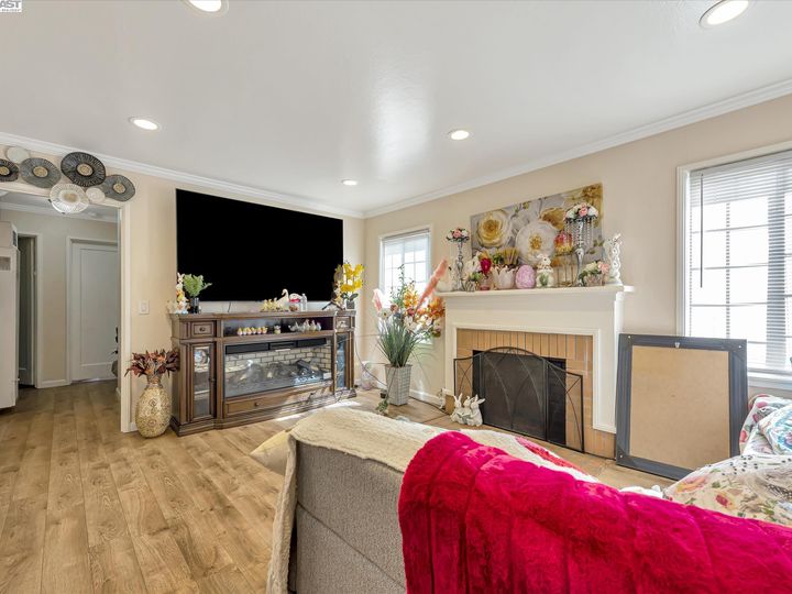 1012 10th Ave, Redwood City, CA | Redwood. Photo 4 of 20