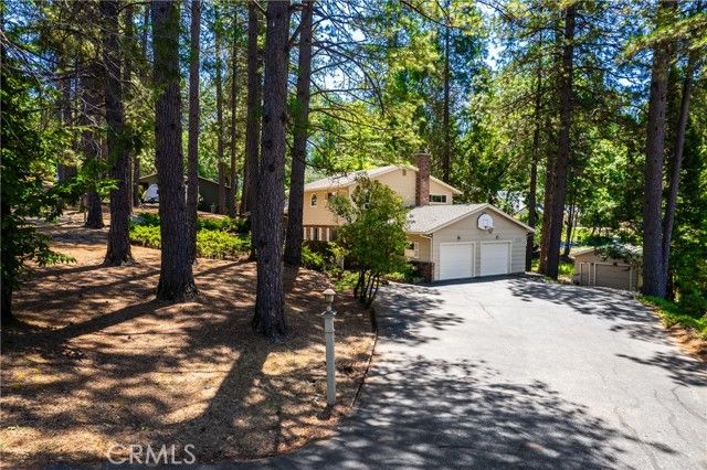 10313 Kenwood Dr, Grass Valley, CA | . Photo 11 of 60