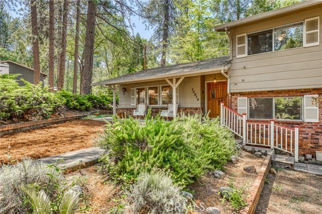 10313 Kenwood Dr, Grass Valley, CA | . Photo 18 of 60