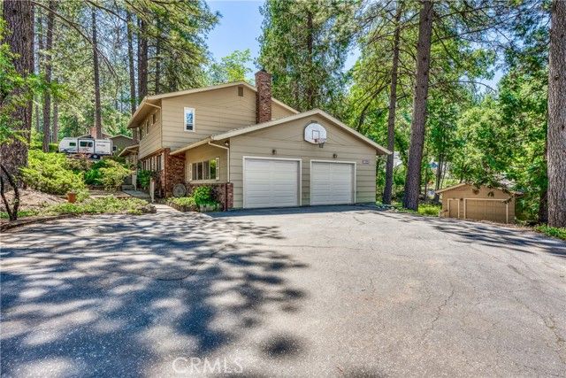 10313 Kenwood Dr, Grass Valley, CA | . Photo 37 of 60