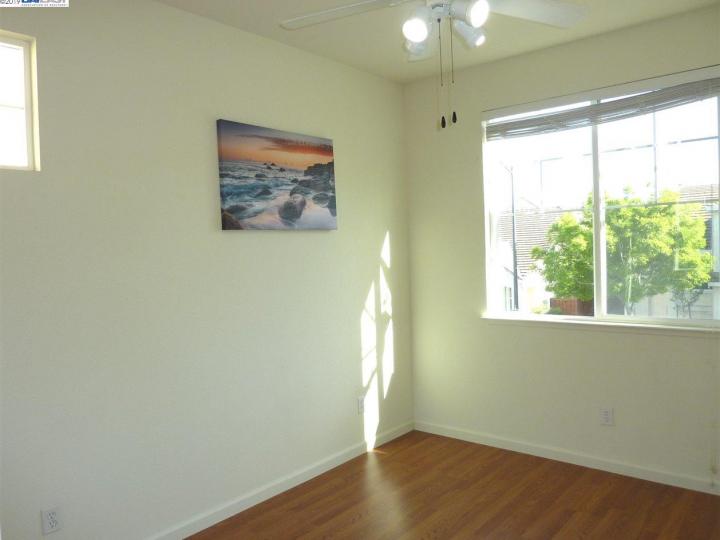 1090 Cape May Dr, Pittsburg, CA | Pittsburg. Photo 30 of 40