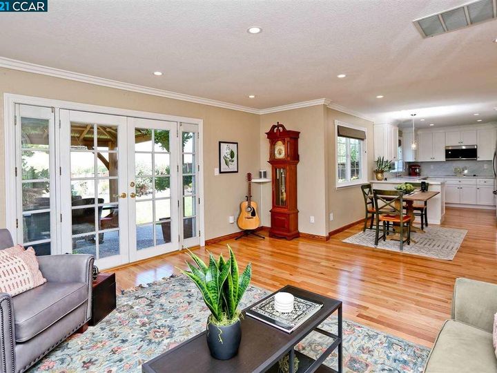 1097 Discovery Way, Concord, CA | Pine Hollow. Photo 12 of 38