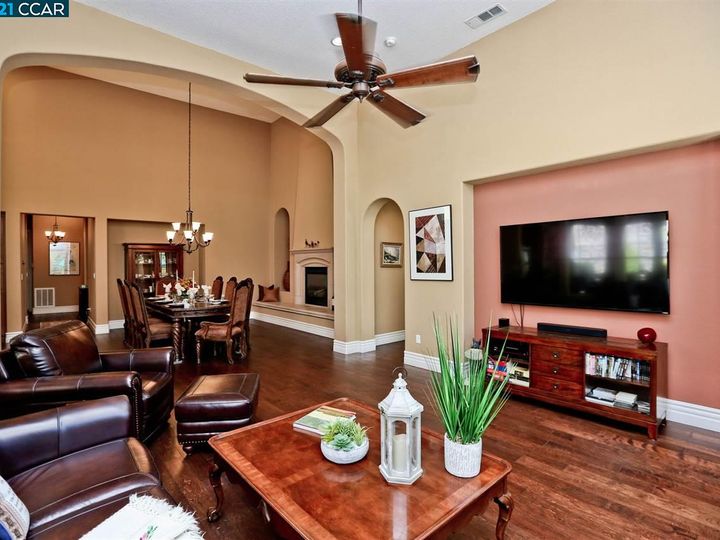 1121 Medoc Ct, Brentwood, CA | Trilogy Vineyards. Photo 10 of 40
