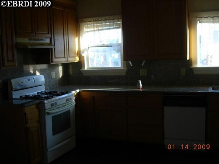 115 Stoakes Ave, San Leandro, CA | Better Manor. Photo 5 of 8