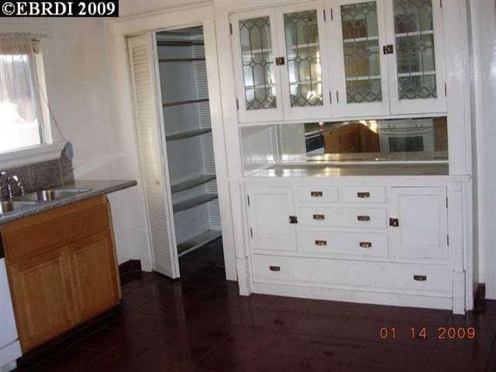 115 Stoakes Ave, San Leandro, CA | Better Manor. Photo 6 of 8