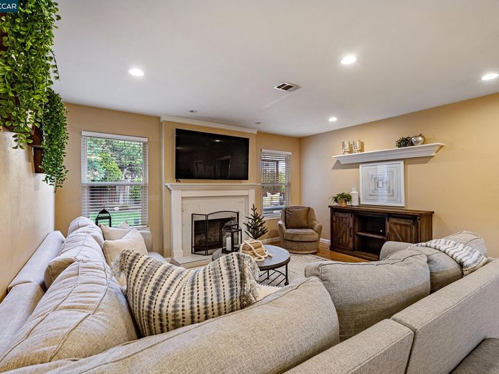 1215 Traud Dr, Concord, CA | Colony Park. Photo 14 of 47