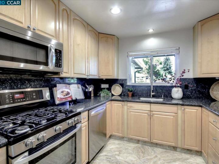 1246 Rolling Hill Ct, Martinez, CA | . Photo 12 of 38