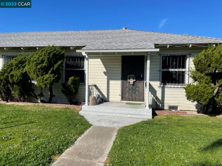 129 Collins St Richmond CA Multi-family home. Photo 1 of 15