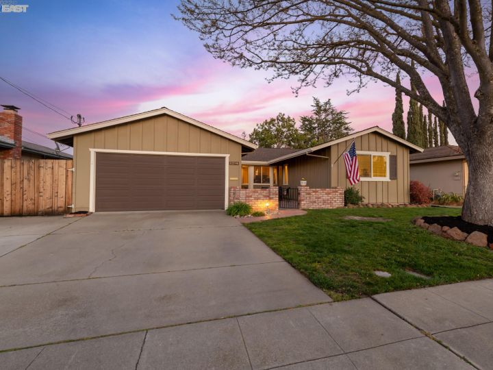 1294 Saint Mary Dr, Livermore, CA | Jensen Tract. Photo 3 of 34
