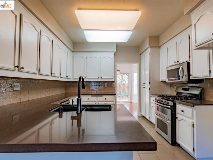 1327 Shell Ln, Clayton, CA, 94517 Townhouse. Photo 8 of 29