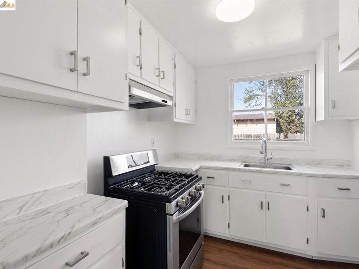 133 Ghormley Ave, Oakland, CA | Brookfield. Photo 10 of 19
