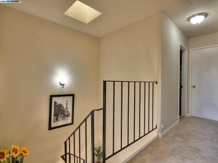 1345 Tree Garden Pl, Concord, CA, 94518-3710 Townhouse. Photo 14 of 17