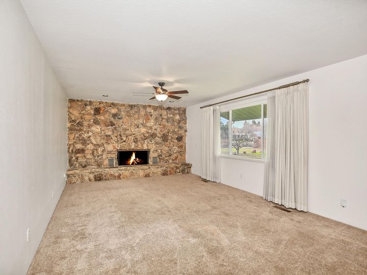 1350 Minnesota Ave, Brentwood, CA | Brentwood. Photo 11 of 37