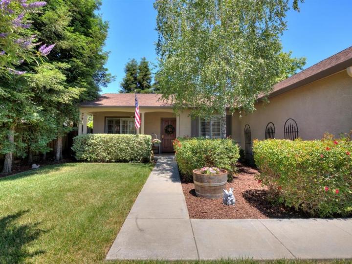 1361 Peregrine Dr, Gilroy, CA | . Photo 3 of 24