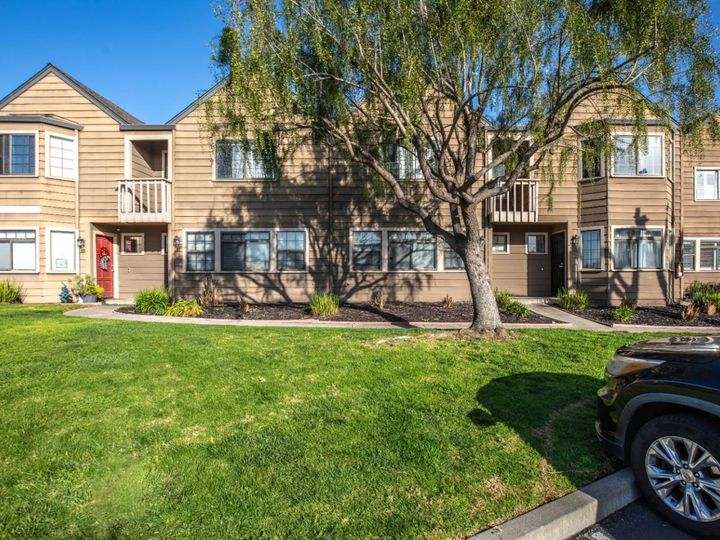 140 Gibson Dr #13, Hollister, CA, 95023 Townhouse. Photo 2 of 24