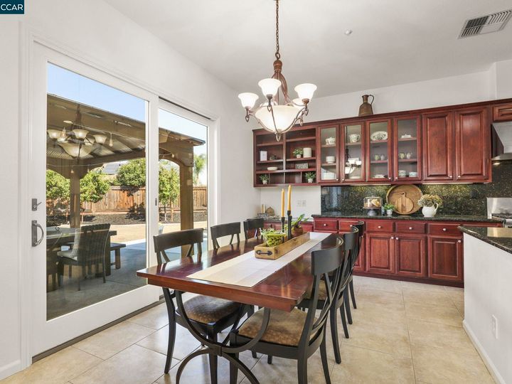 1413 Sweetbriar Ct, Brentwood, CA | Sterling Preserve. Photo 13 of 51