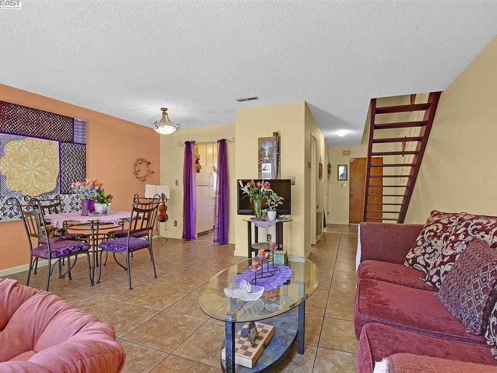 14479 Kings Ct, San Leandro, CA, 94578 Townhouse. Photo 10 of 29