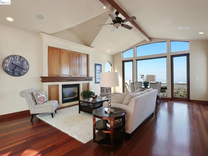 1480 Grand View Dr, Berkeley, CA | Claremont Height. Photo 16 of 30