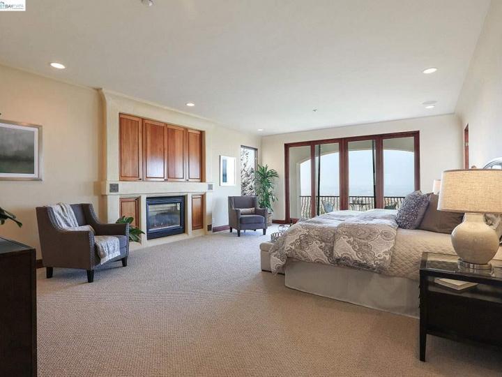 1480 Grand View Dr, Berkeley, CA | Claremont Height. Photo 22 of 30