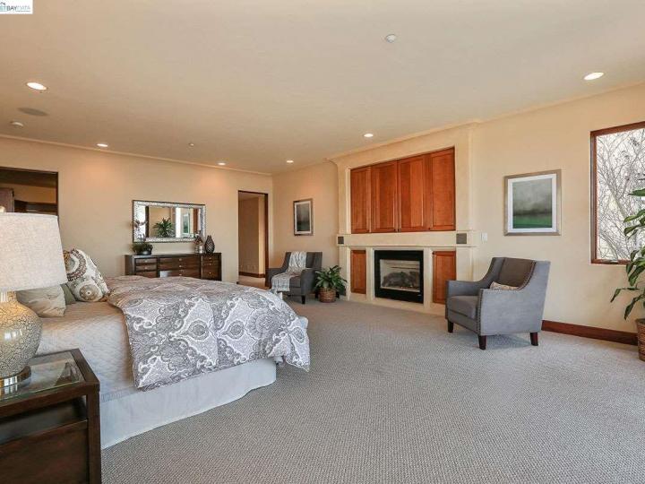 1480 Grand View Dr, Berkeley, CA | Claremont Height. Photo 24 of 30