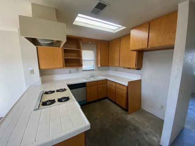 154 N Madeira Ave #G, Salinas, CA, 93905 Townhouse. Photo 5 of 26