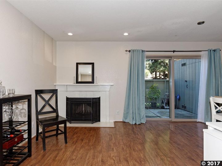 1710 Parkside Dr #17, Walnut Creek, CA, 94597 Townhouse. Photo 4 of 11