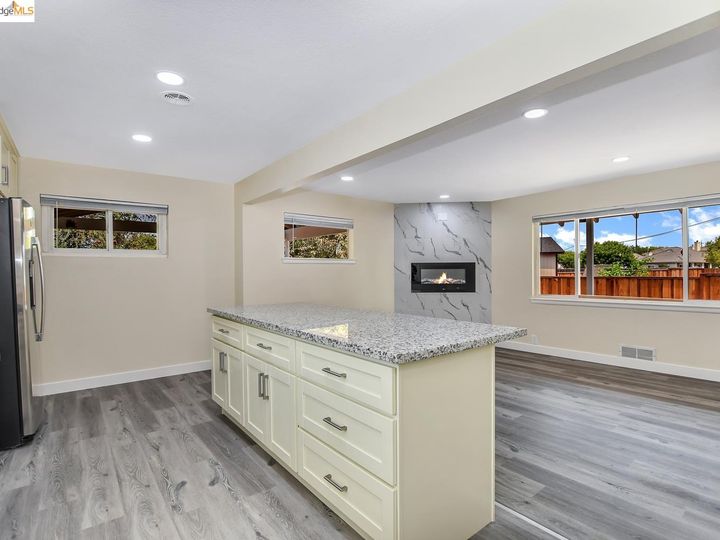179 Kayla Pl, Brentwood, CA | . Photo 12 of 24