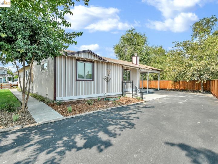 179 Kayla Pl, Brentwood, CA | . Photo 3 of 24