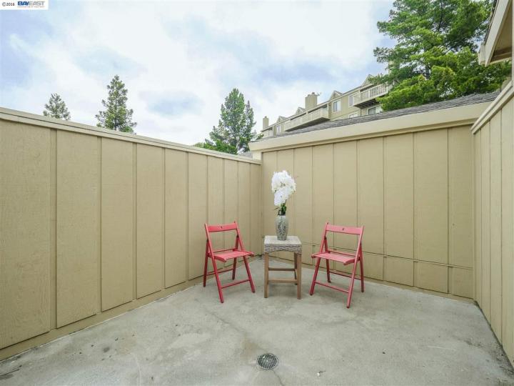 18 Anair, Oakland, CA, 94605 Townhouse. Photo 15 of 17