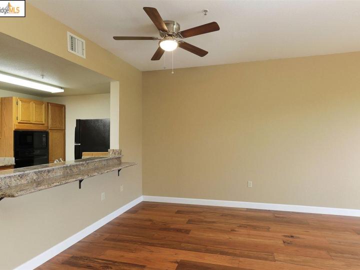 Waterford condo #2436. Photo 4 of 19