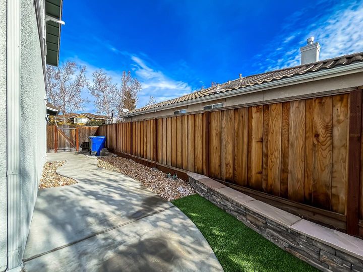 188 Continente Ave, Brentwood, CA | . Photo 34 of 54