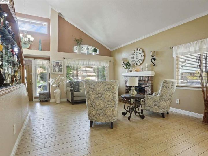 1940 Clearbrook Ct, Tracy, CA | Chaparral. Photo 9 of 40