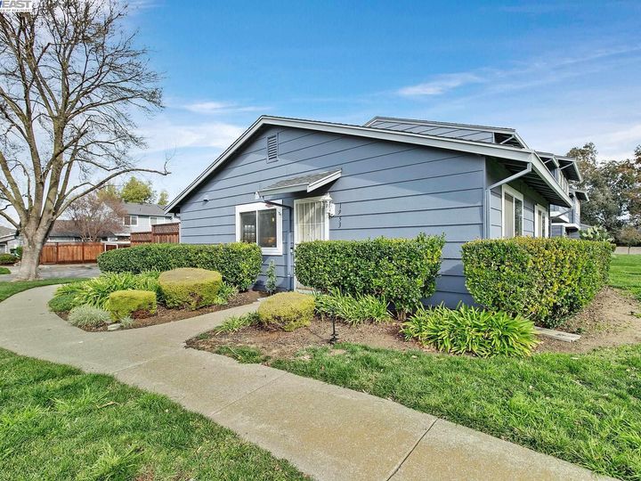 1953 Monterey Dr, Livermore, CA, 94551 Townhouse. Photo 1 of 33
