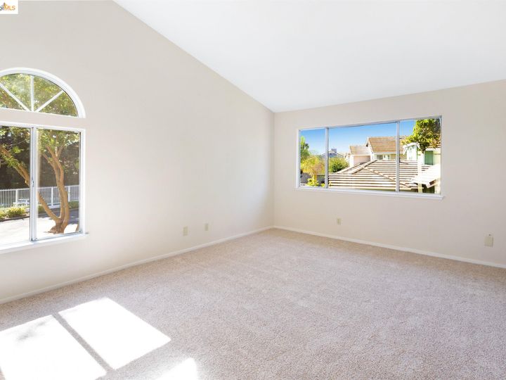 203 Heron Dr, Pittsburg, CA, 94565 Townhouse. Photo 16 of 32