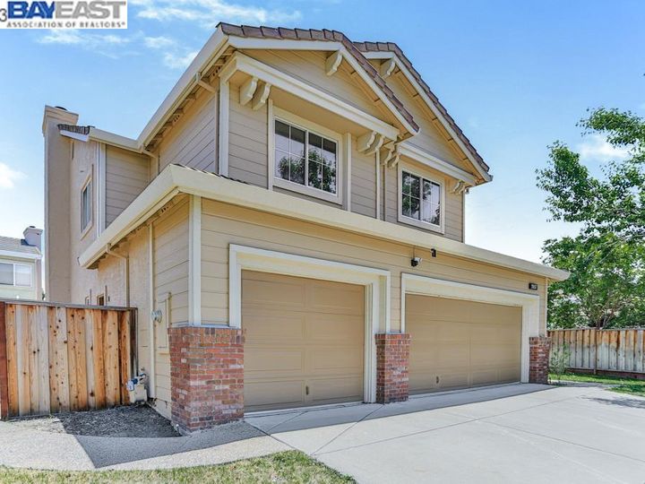 2037 Fruitvale Ct, Antioch, CA | Lone Tree Ests. Photo 2 of 43
