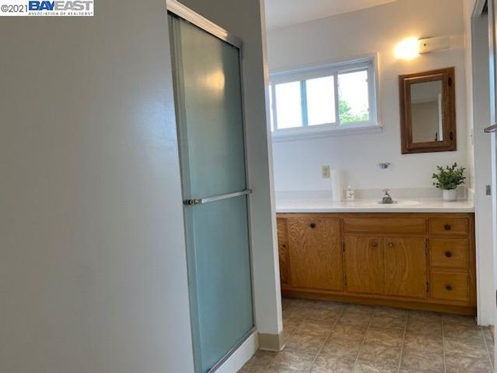 20500 Forest Ave, Castro Valley, CA | Marshall. Photo 22 of 40