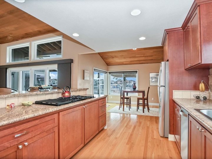 2064 Cypress Pt, Discovery Bay, CA | Delta Waterfront Access. Photo 15 of 38