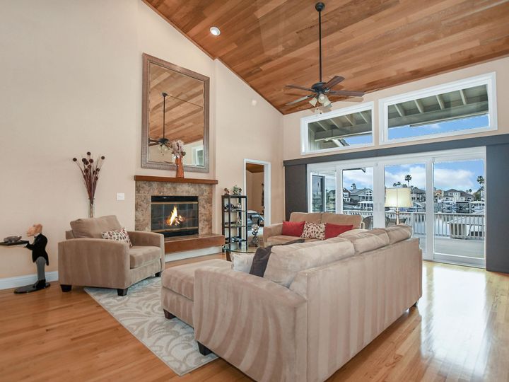 2064 Cypress Pt, Discovery Bay, CA | Delta Waterfront Access. Photo 9 of 38