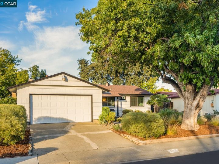 2124 Athene Dr, Concord, CA | Holbrook Heights. Photo 3 of 31