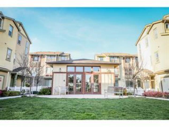 215 Peppermint Tree Ter #1, Sunnyvale, CA, 94086 Townhouse. Photo 13 of 14