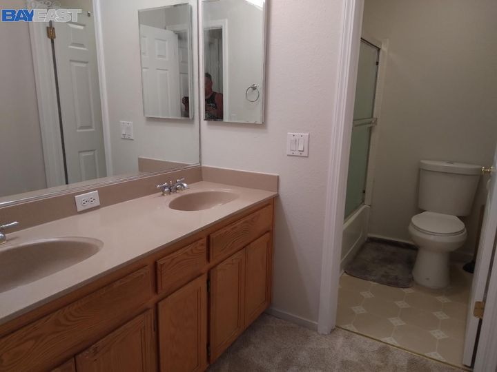 2160 David Ernest Ct, Tracy, CA | Sterling Estates. Photo 19 of 35