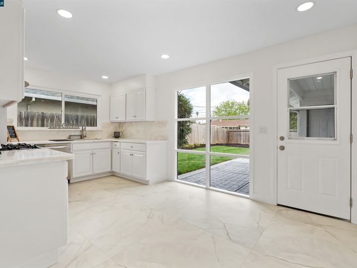 2207 Holbrook Dr, Concord, CA | Holbrook Heights. Photo 8 of 28