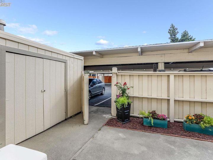2426 Fairway Dr, San Leandro, CA, 94577 Townhouse. Photo 28 of 32