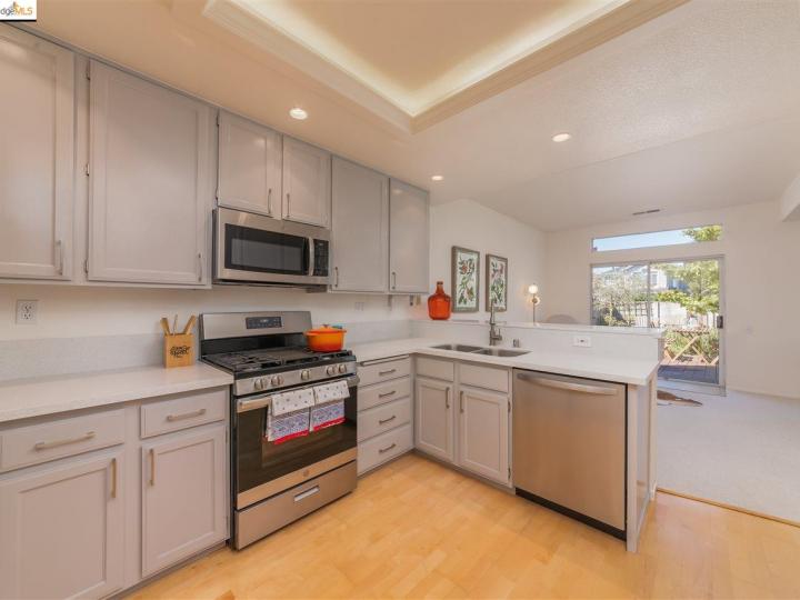 25 Seagull Dr, Richmond, CA | Breakers. Photo 14 of 40