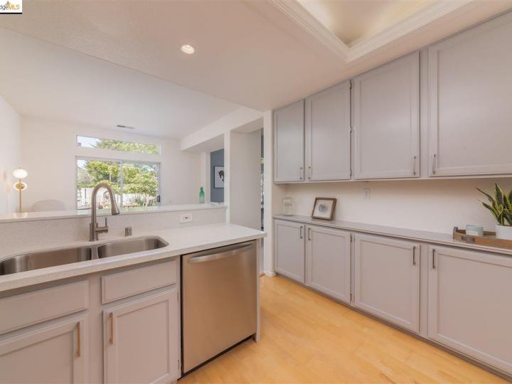 25 Seagull Dr, Richmond, CA | Breakers. Photo 15 of 40