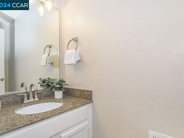 2550 Holly View Ct, Martinez, CA | . Photo 14 of 36
