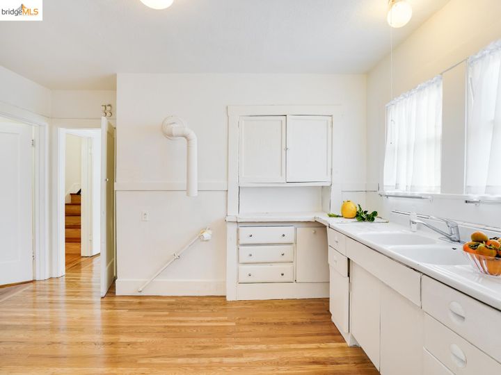 2555 14th Ave, Oakland, CA | Highland. Photo 16 of 39