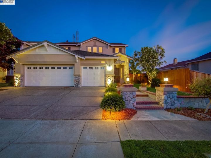 25697 Crestfield Dr, Castro Valley, CA | 5 Canyons. Photo 1 of 48