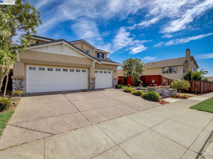 25697 Crestfield Dr, Castro Valley, CA | 5 Canyons. Photo 38 of 48